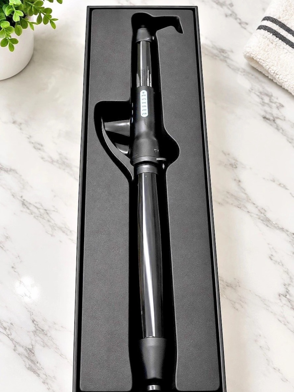 Bio Ionic Long Barrel Curling Iron Black NWT